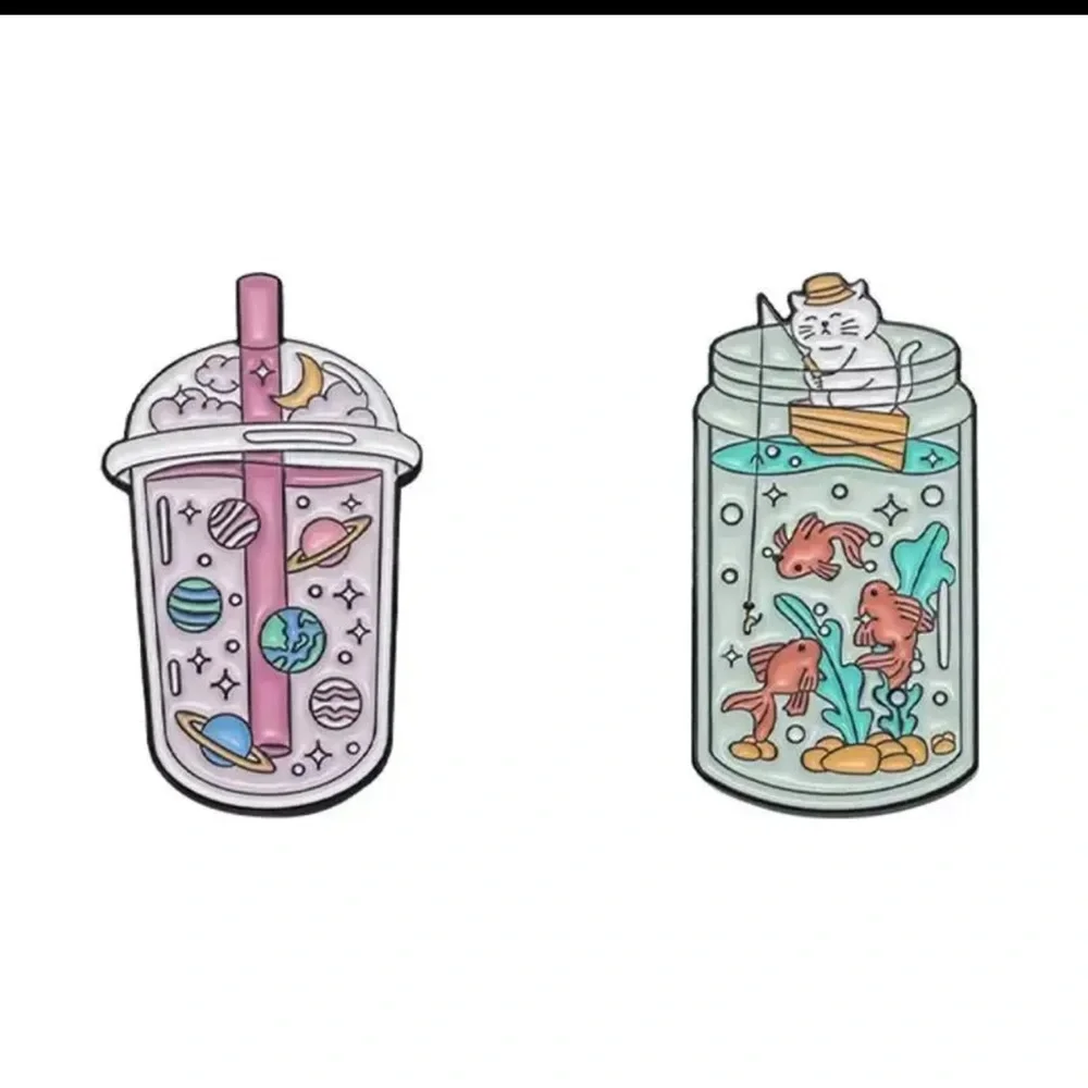 $2 SPACE DRINK PIN/BROOCH. ENAMEL/METAL. NEW. $2 WITH ANY $10 ORDER OR MORE - Picture 5 of 16